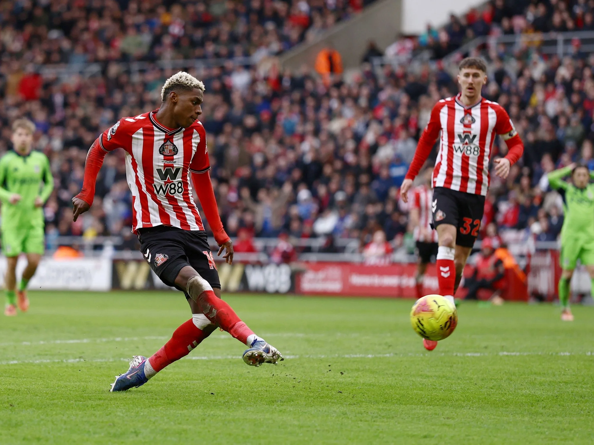 Dura derrota del Sunderland de Angulo ante el Fulham
